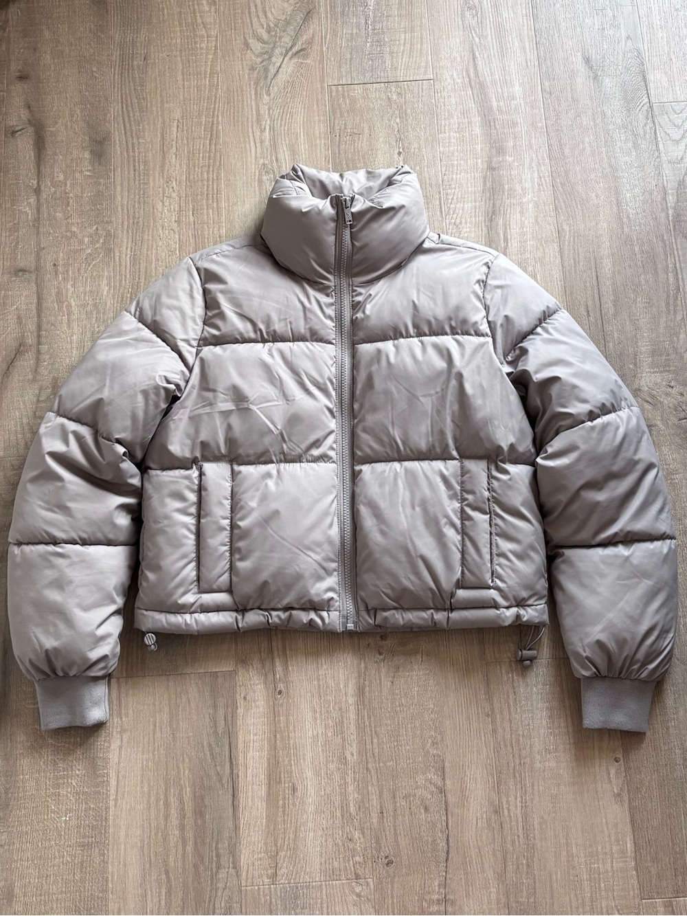 Hollister Puffer Jacket in Taupe